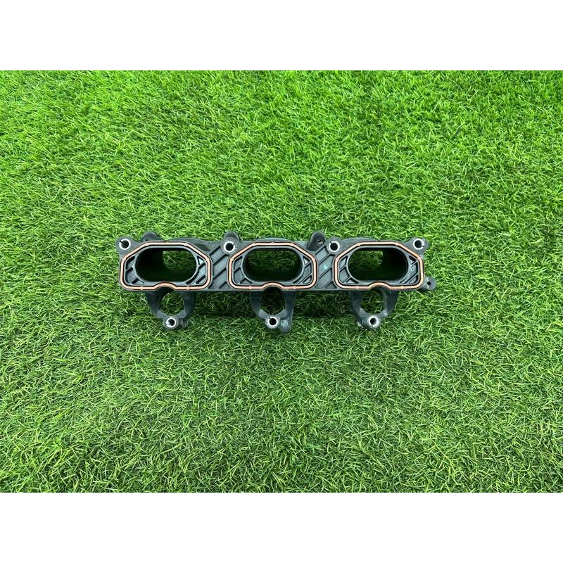 Коллектор впускной (впускная система) Audi Q5 8R 2012 3.2 CALB 06E133125D