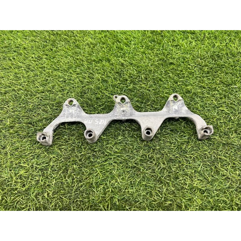 Кронштейн топливной рампы (кронштейны двигателя) Audi Q5 8R 2012 3.2 CALB 06E133340A