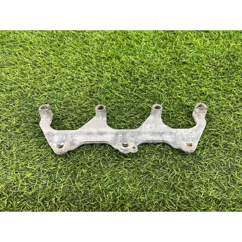 Кронштейн топливной рампы (кронштейны двигателя) Audi Q5 8R 2012 3.2 CALB 06E133340A