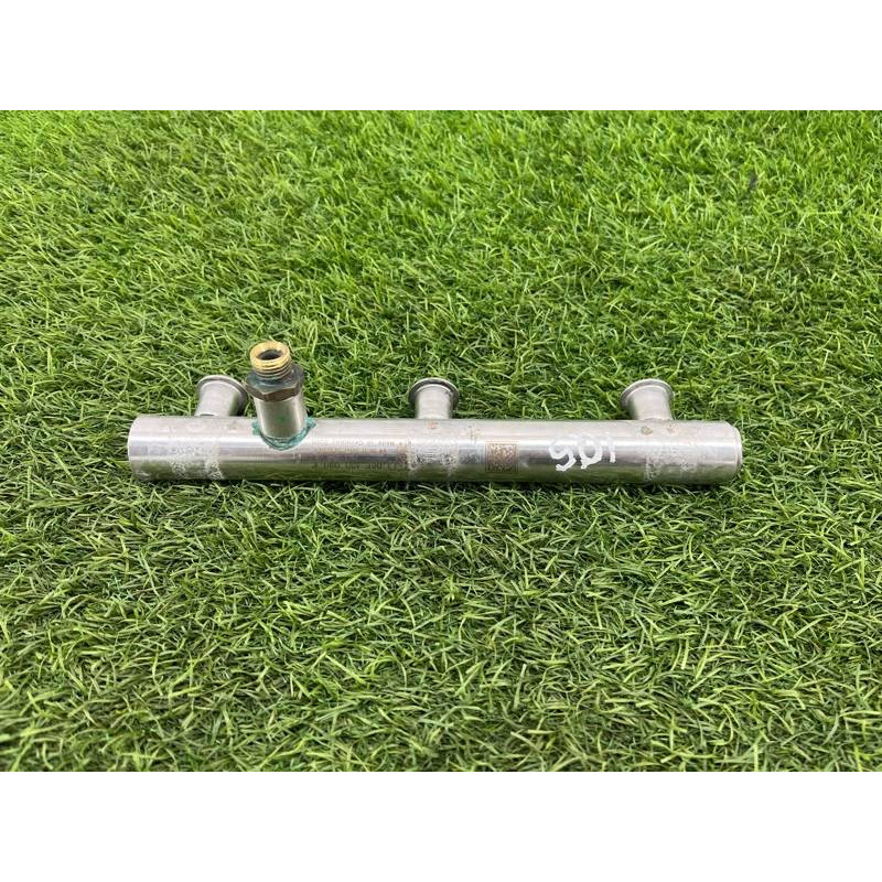 Топливная рампа (топливная система) Audi Q5 8R 2012 3.2 CALB 06E130090F