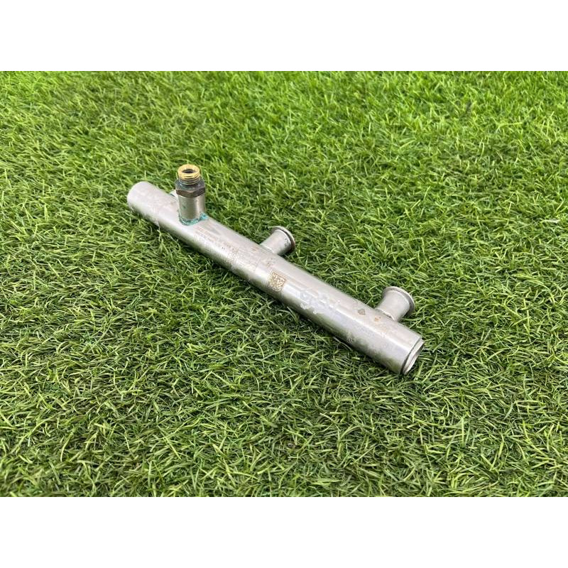 Топливная рампа (топливная система) Audi Q5 8R 2012 3.2 CALB 06E130090F