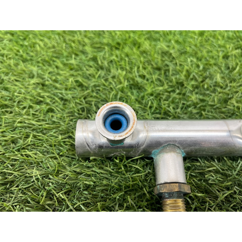 Топливная рампа (топливная система) Audi Q5 8R 2012 3.2 CALB 06E130090F