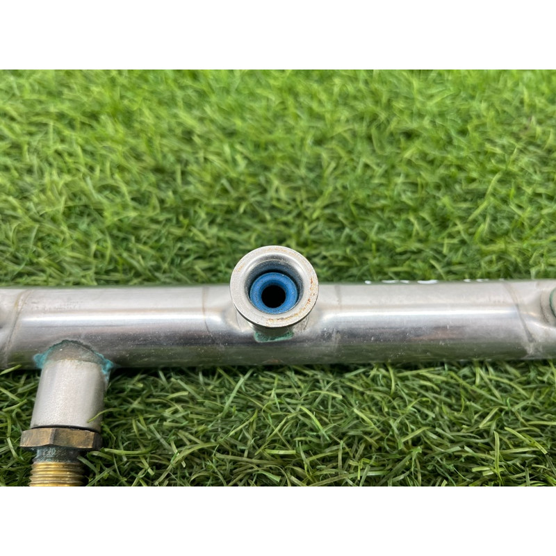 Топливная рампа (топливная система) Audi Q5 8R 2012 3.2 CALB 06E130090F