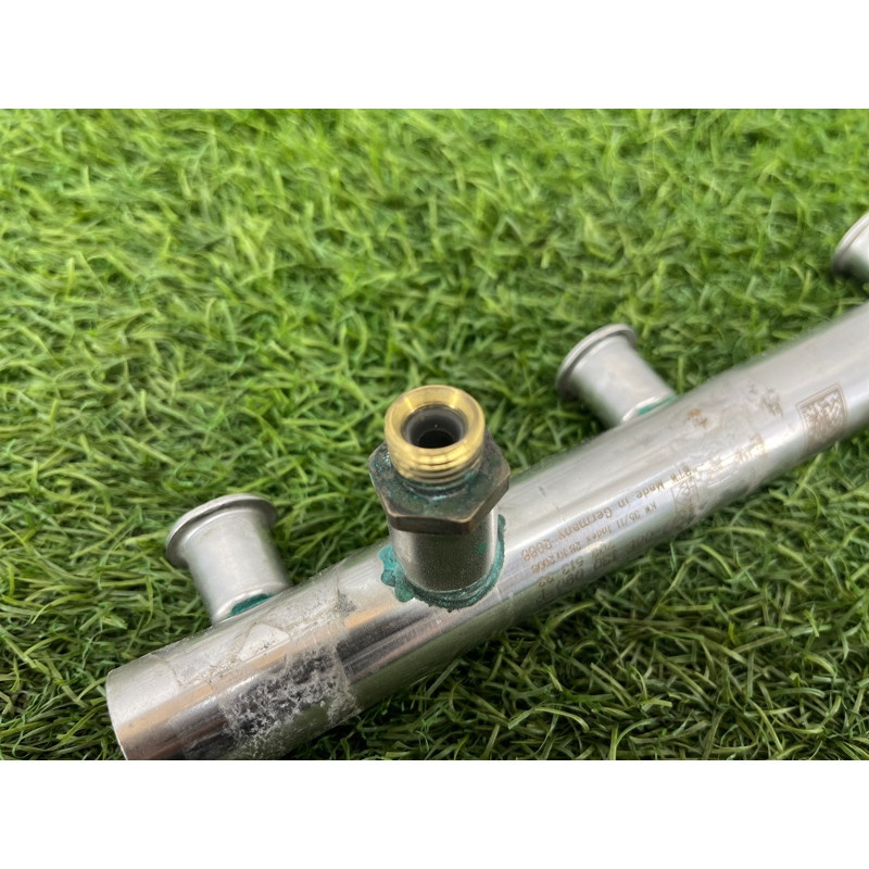 Топливная рампа (топливная система) Audi Q5 8R 2012 3.2 CALB 06E130090F