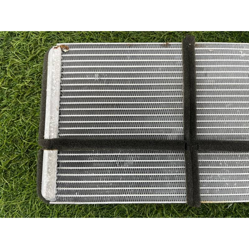 Радиатор печки (отопление и кондиционирование) AUDI A4 B9 2017 2.0L 4M0898037C