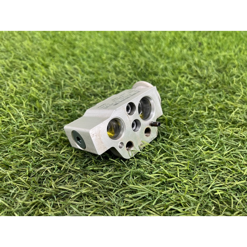 Клапан испарителя кондиционера (отопление и кондиционирование) AUDI A8 D4 2011 4,2 4h0260109