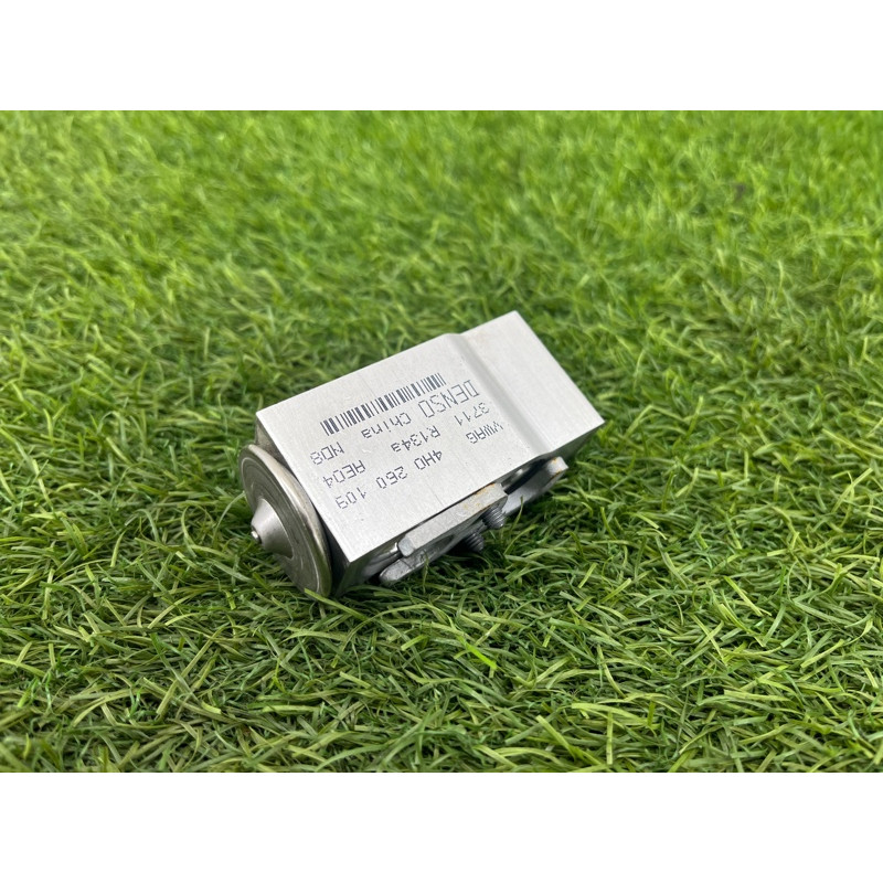 Клапан испарителя кондиционера (отопление и кондиционирование) AUDI A8 D4 2011 4,2 4h0260109