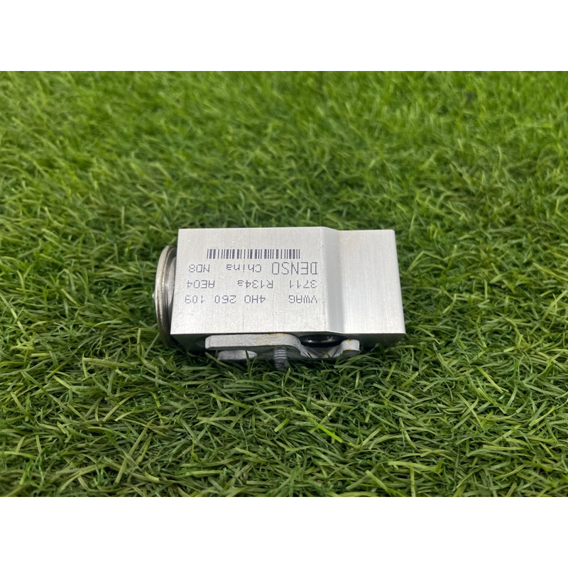 Клапан испарителя кондиционера (отопление и кондиционирование) AUDI A8 D4 2011 4,2 4h0260109