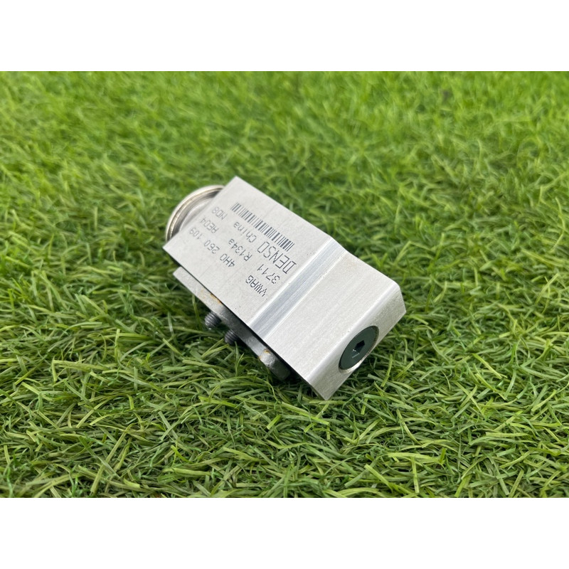 Клапан испарителя кондиционера (отопление и кондиционирование) AUDI A8 D4 2011 4,2 4h0260109