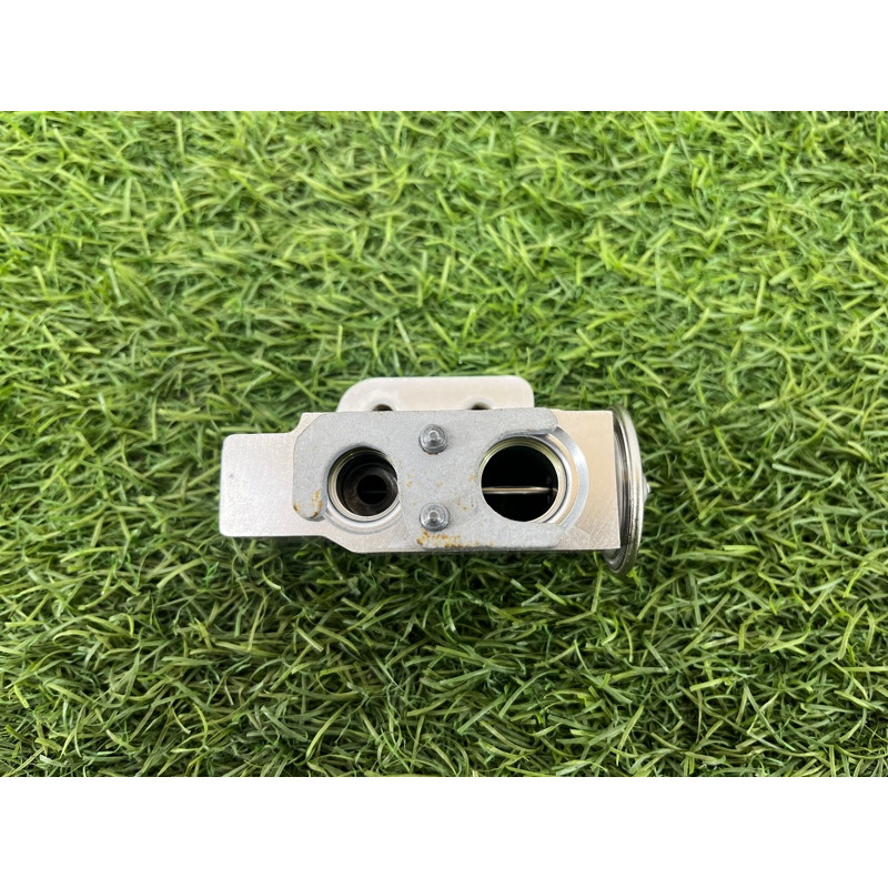 Клапан испарителя кондиционера (отопление и кондиционирование) AUDI A8 D4 2011 4,2 4h0260109