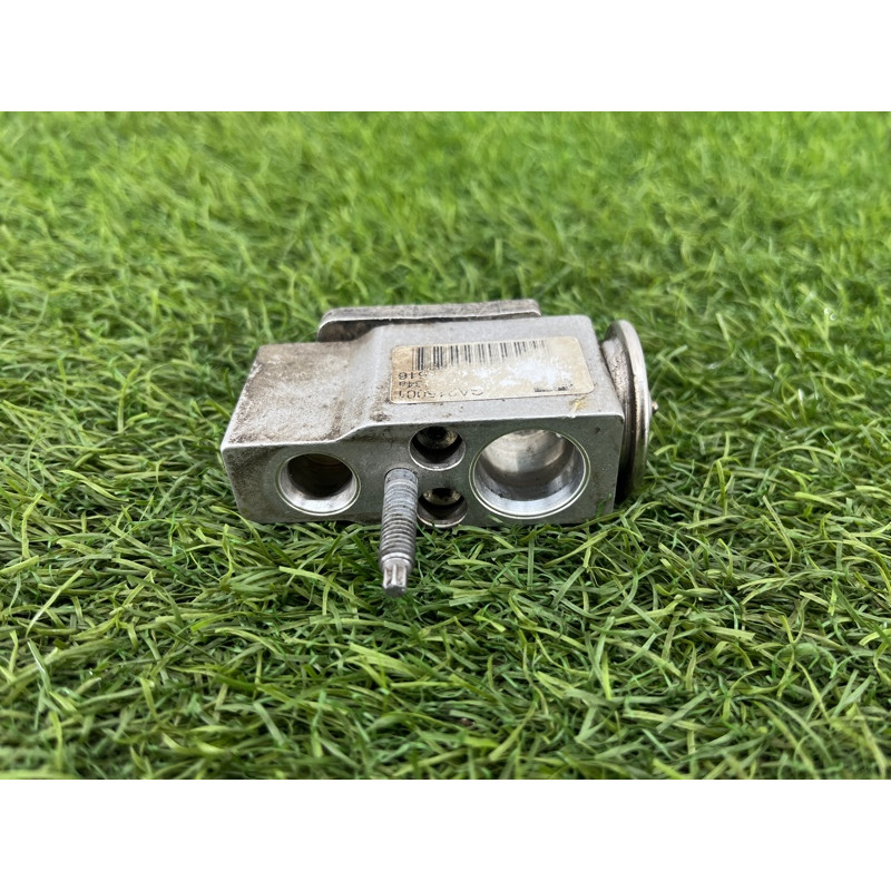 Клапан испарителя кондиционера (отопление и кондиционирование) AUDI A4 B9 2017 2.0L 8W0820679