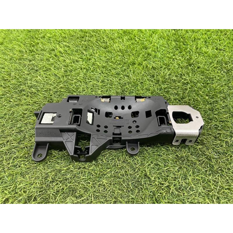 Кронштейн ручки двери (кузов и элементы) AUDI A4 B9 2017 2.0L 8W1837811A