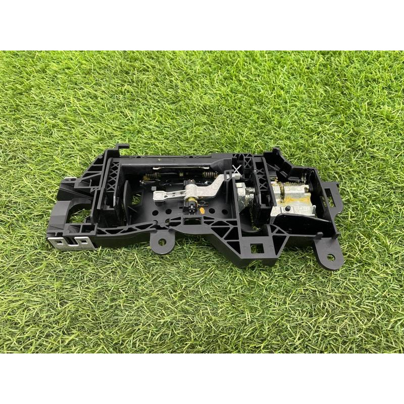 Кронштейн ручки двери (кузов и элементы) AUDI A4 B9 2017 2.0L 8W1837811A