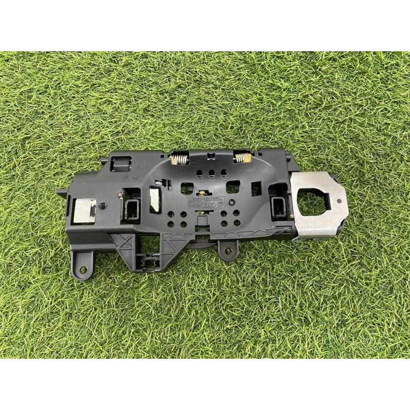 Кронштейн ручки двери (кузов и элементы) AUDI A4 B9 2017 2.0L 8W1837811A