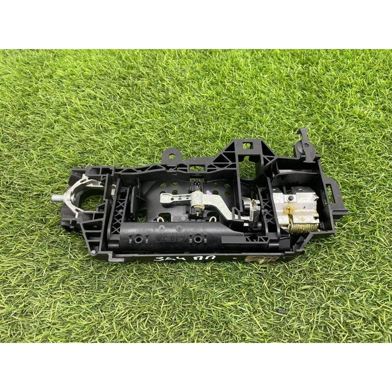 Кронштейн ручки двери (кузов и элементы) AUDI A4 B9 2017 2.0L 8W0837812A