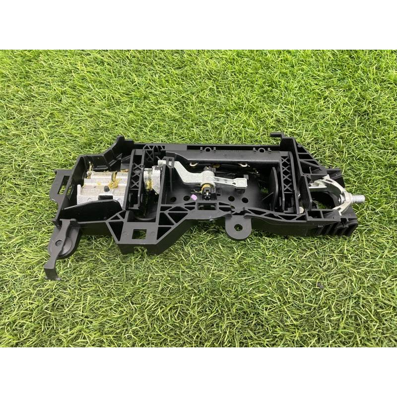 Кронштейн ручки двери (кузов и элементы) AUDI A4 B9 2017 2.0L 8W0837812A