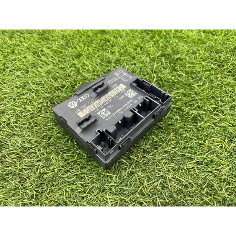 Блок управления дверьми (электрика / блок управления) AUDI A8 D4 2011 4,2 4H0959793E