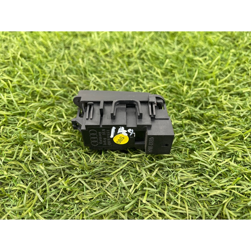 Кнопка асиссистента смены полосы (электрика / кнопки) AUDI A8 D4 2011 4,2 4H1927451