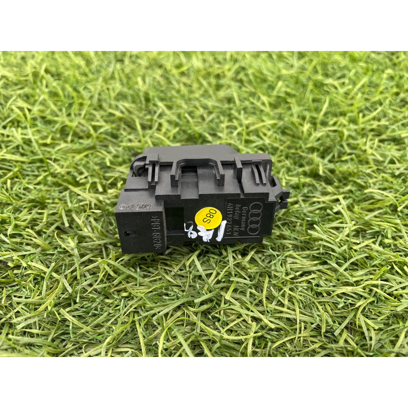 Кнопка асиссистента смены полосы (электрика / кнопки) AUDI A8 D4 2011 4,2 4H1927451