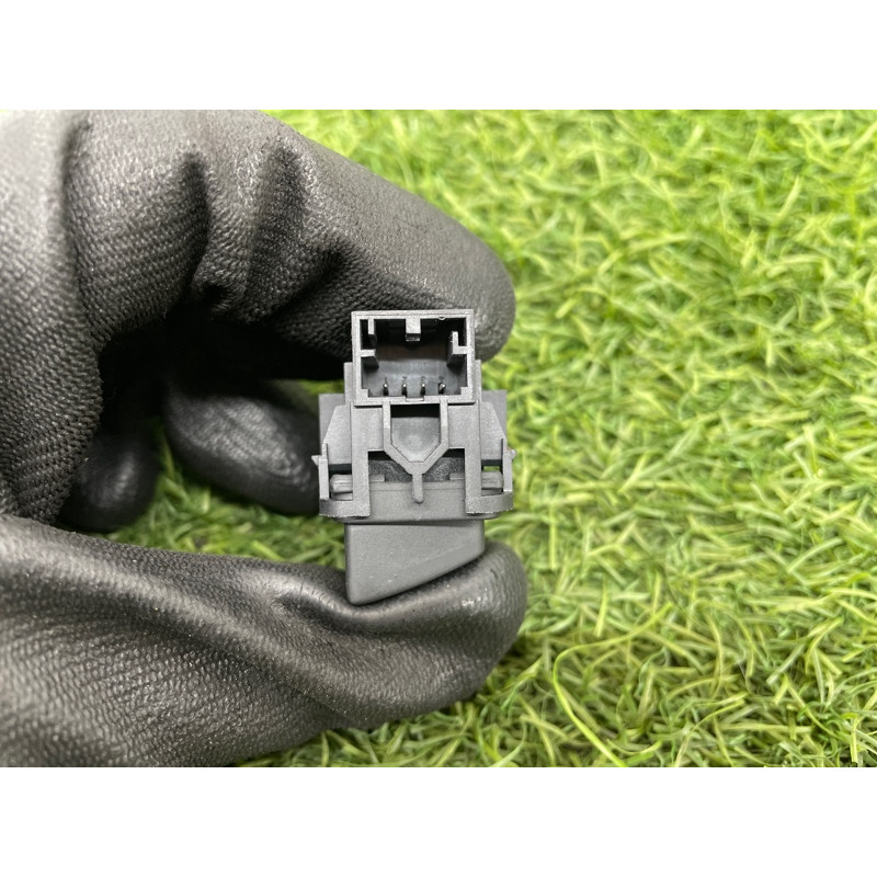 Кнопка асиссистента смены полосы (электрика / кнопки) AUDI A8 D4 2011 4,2 4H1927451