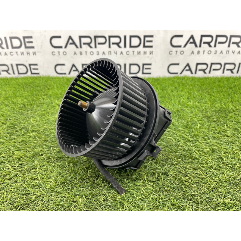 Мотор печки (отопление и кондиционирование) Audi A5 F5 2019 2.0 TFSI 4M1820021B