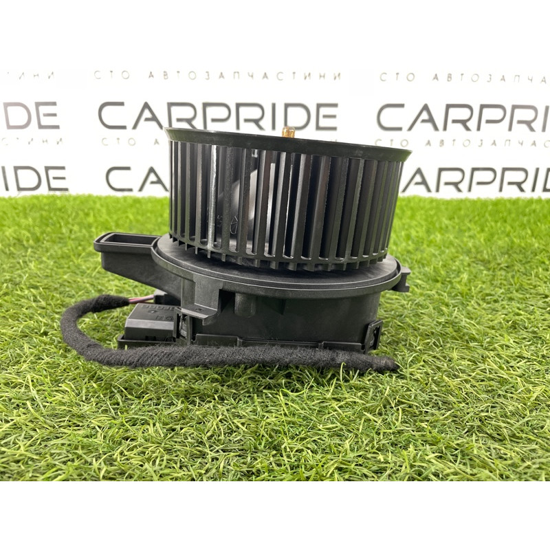 Мотор печки (отопление и кондиционирование) Audi A5 F5 2019 2.0 TFSI 4M1820021B