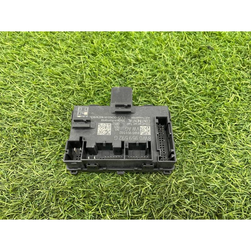 Блок управления дверьми (электрика / блок управления) AUDI A4 B9 2017 2.0L 8W0959592G