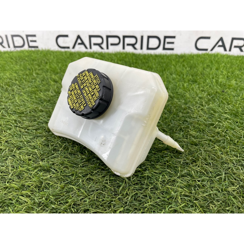 Бачок тормозной жидкости (тормозная система) AUDI A4 B9 2017 2.0L 8W0611301