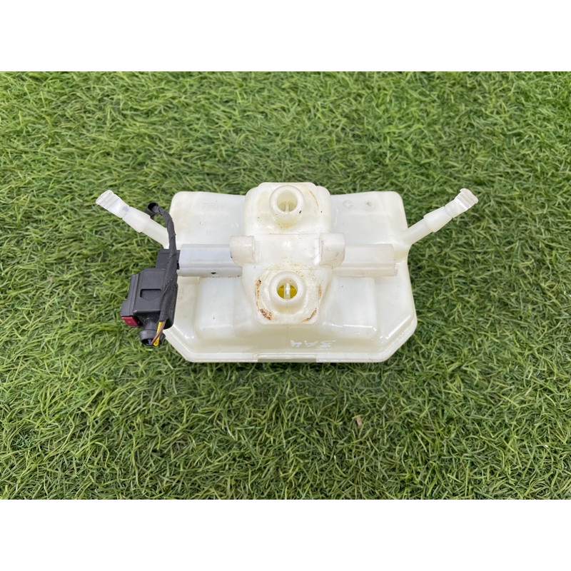 Бачок тормозной жидкости (тормозная система) AUDI A4 B9 2017 2.0L 8W0611301