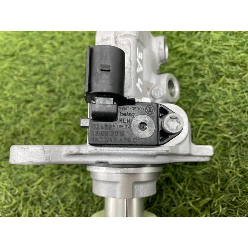 Главный тормозной цилиндр (тормозная система) AUDI A4 B9 2017 2.0L 8W0611021