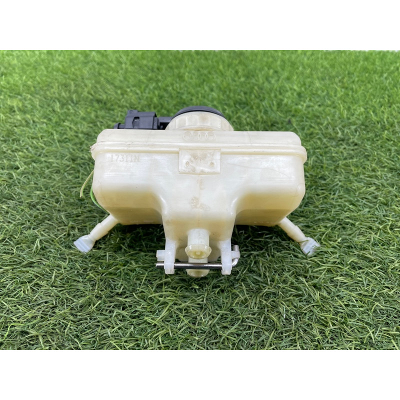 Бачок тормозной жидкости (тормозная система) Audi Q5 8R 2012 3.2 CALB 8K0611301A