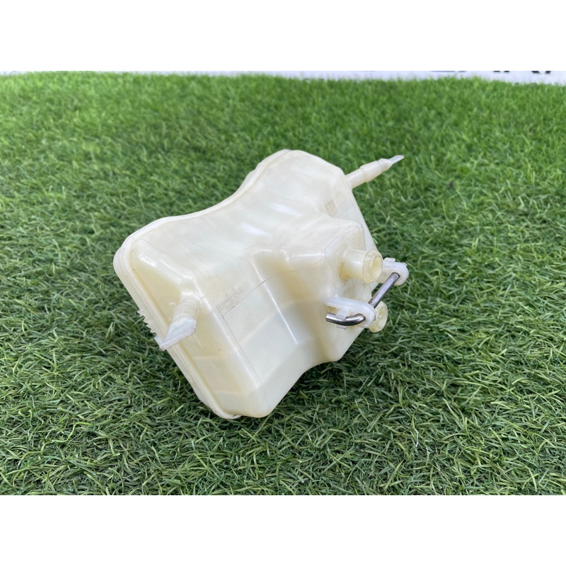 Бачок тормозной жидкости (тормозная система) Audi Q5 8R 2012 3.2 CALB 8K0611301A