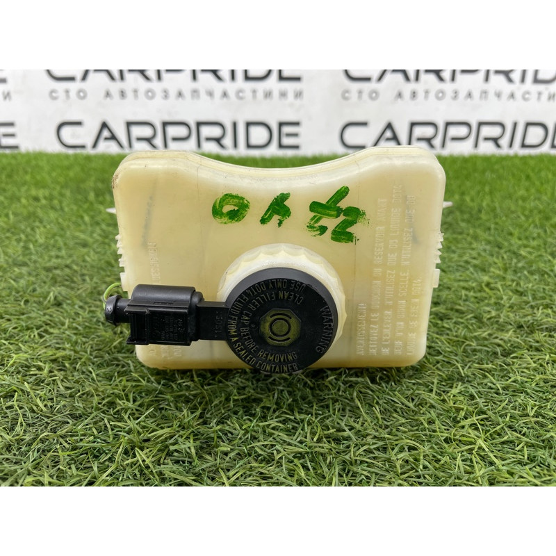 Бачок тормозной жидкости (тормозная система) Audi Q5 8R 2012 3.2 CALB 8K0611301A