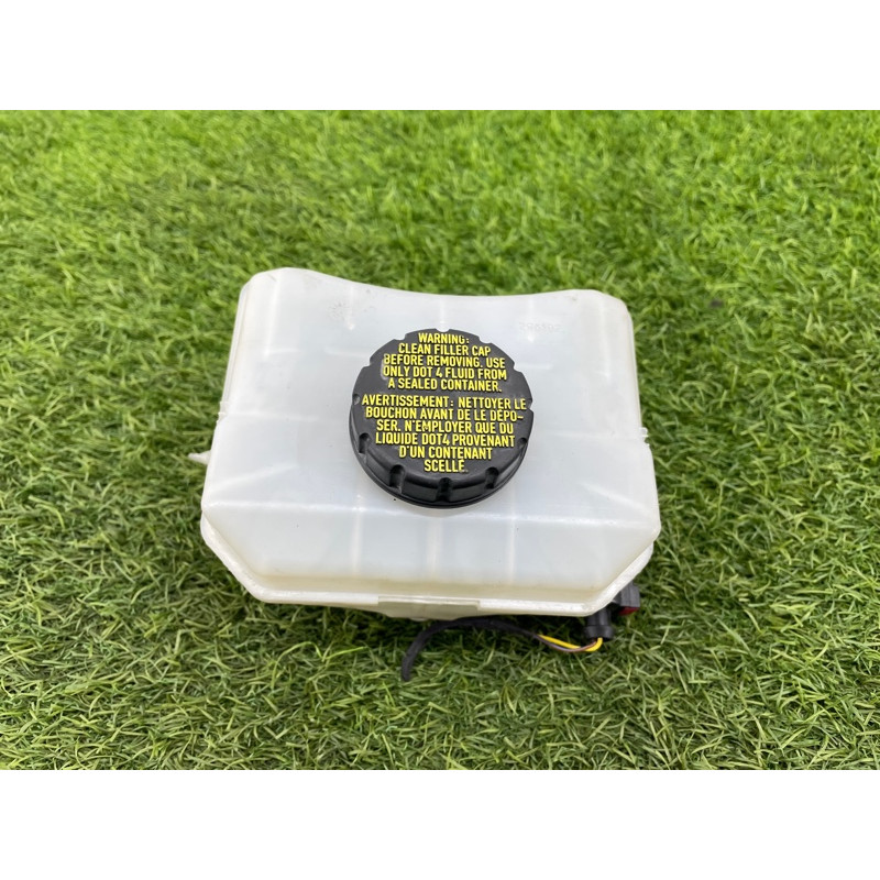 Бачок гальмівної рідини (гальмівна система) Audi A5 F5 2019 2.0 TFSI 8W0611301