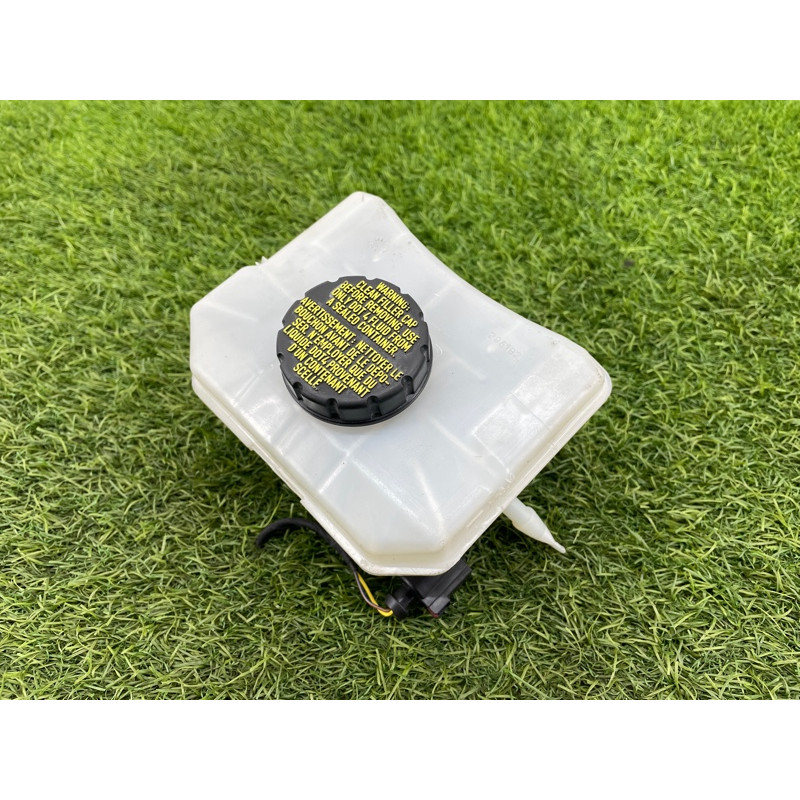 Бачок гальмівної рідини (гальмівна система) Audi A5 F5 2019 2.0 TFSI 8W0611301