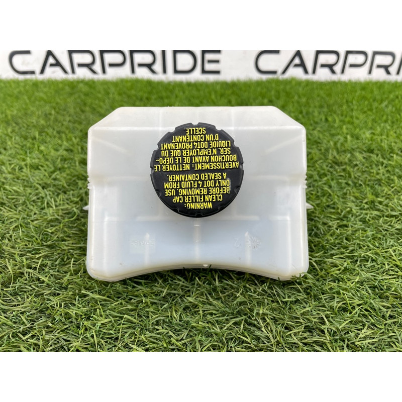 Бачок гальмівної рідини (гальмівна система) Audi A5 F5 2019 2.0 TFSI 8W0611301