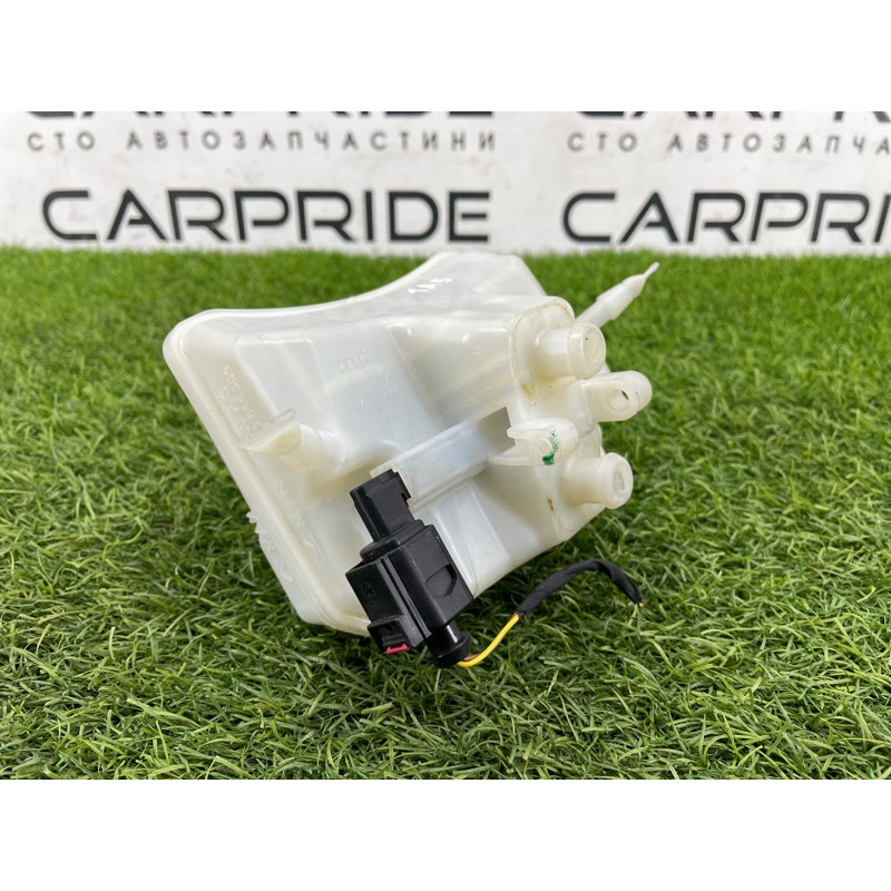 Бачок гальмівної рідини (гальмівна система) Audi A5 F5 2019 2.0 TFSI 8W0611301