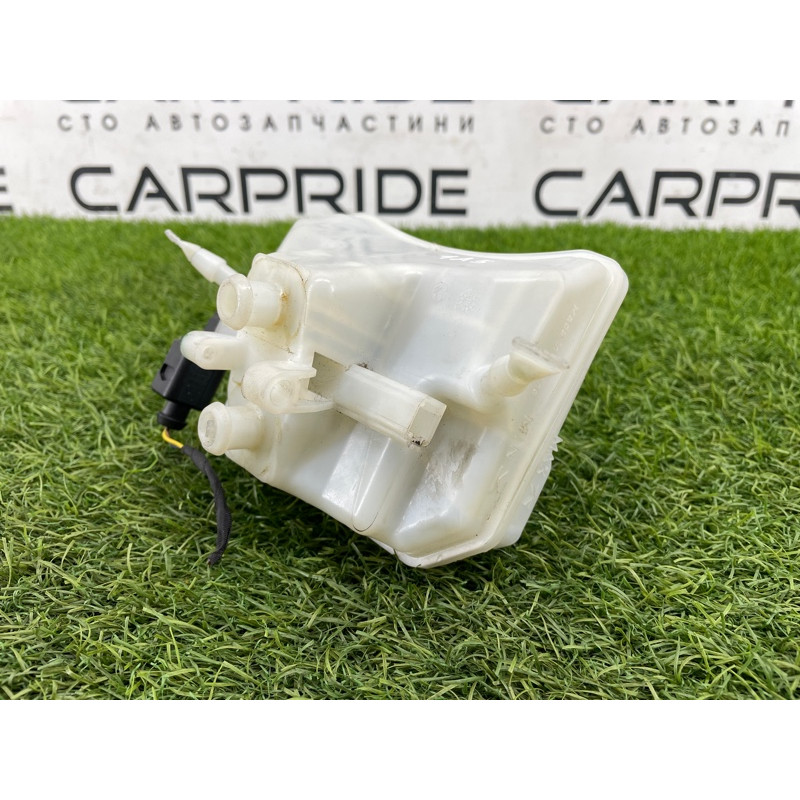 Бачок гальмівної рідини (гальмівна система) Audi A5 F5 2019 2.0 TFSI 8W0611301