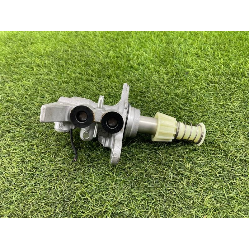 Головний гальмівний циліндр (гальмівна система) Audi A5 F5 2019 2.0 TFSI 8W0611021