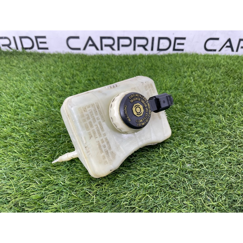 Бачок тормозной жидкости (тормозная система) AUDI A8 D4 2011 4,2 8K0611301A