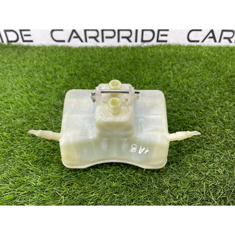 Бачок тормозной жидкости (тормозная система) AUDI A8 D4 2011 4,2 8K0611301A