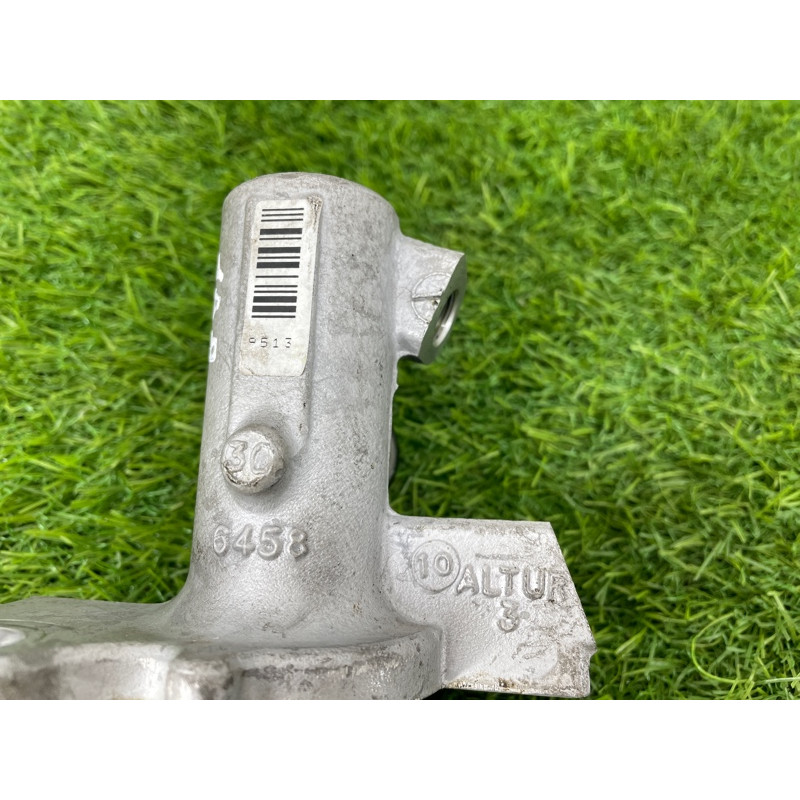 Главный тормозной цилиндр (тормозная система) AUDI A8 D4 2011 4,2 8K0611021B