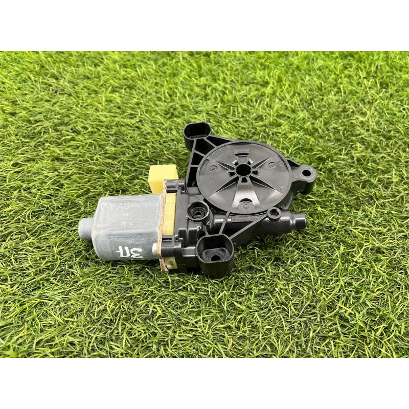 Мотор стеклоподъемника (электрика) AUDI A4 B9 2017 2.0L 8W0959812