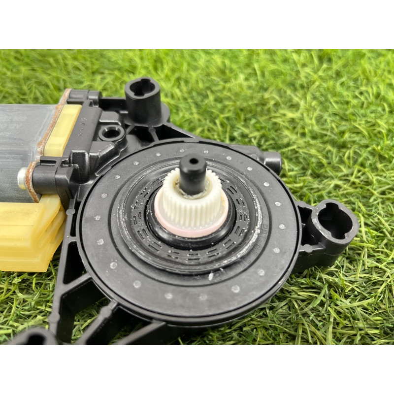 Мотор стеклоподъемника (электрика) AUDI A4 B9 2017 2.0L 8W0959812