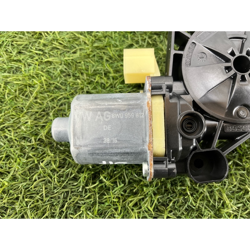 Мотор стеклоподъемника (электрика) AUDI A4 B9 2017 2.0L 8W0959812