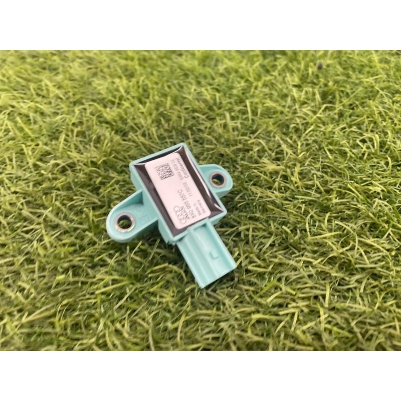 Датчик удара (электрика / датчики) Audi Q5 8R 2012 3.2 CALB 8K0955557C