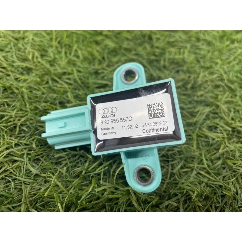 Датчик удара (электрика / датчики) Audi Q5 8R 2012 3.2 CALB 8K0955557C