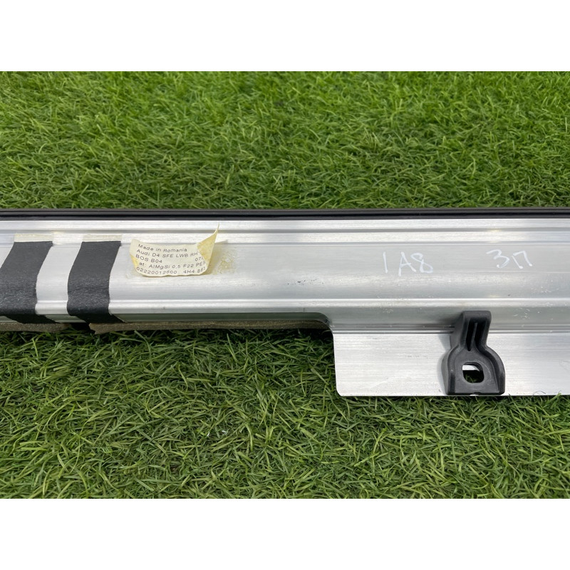 Сонцезахисна шторка (салон) AUDI A8 D4 2011 4,2 4H4861334Q0E