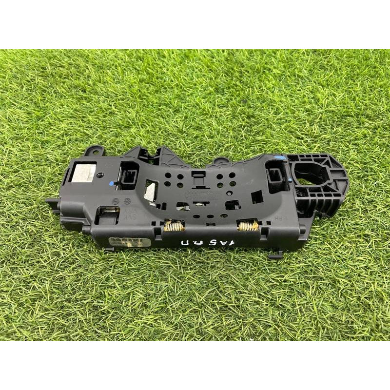 Кронштейн ручки дверей (кузов і елементи) Audi A5 F5 2019 2.0 TFSI 8W0837812A