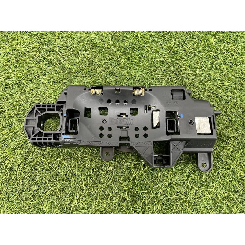 Кронштейн ручки дверей (кузов і елементи) Audi A5 F5 2019 2.0 TFSI 8W0837812A